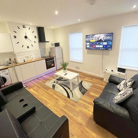 Ak Serviced Apartments - Exclusive Two-Bedroom Apartment 卡迪夫 外观 照片