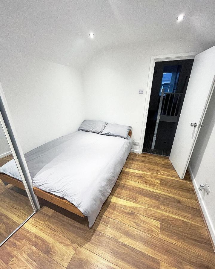Ak Serviced Apartments - Exclusive Two-Bedroom Apartment 卡迪夫 外观 照片