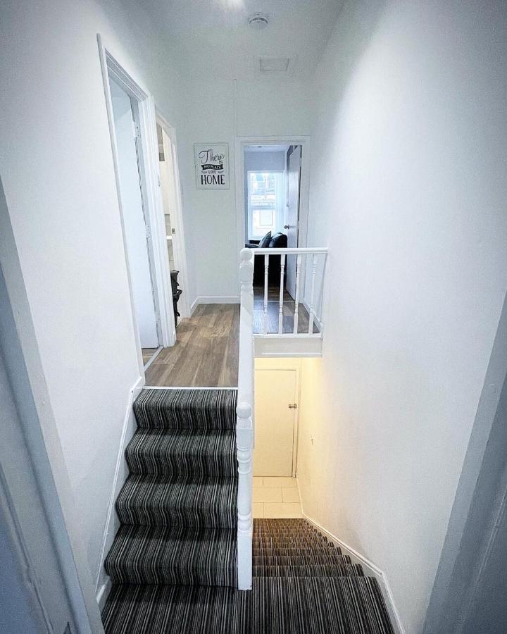 Ak Serviced Apartments - Exclusive Two-Bedroom Apartment 卡迪夫 外观 照片